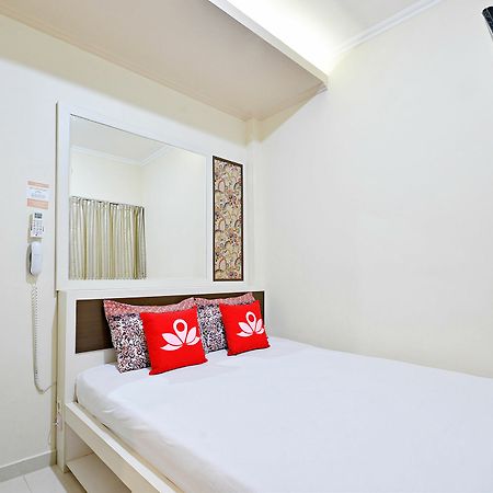 Zen Rooms Cideng Barat 자카르타 외부 사진
